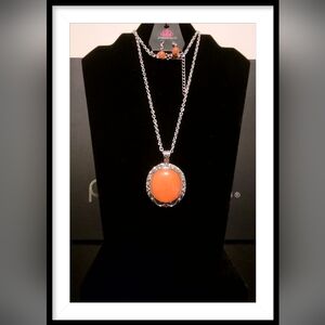Paparazzi Jewelry Stone Aura Necklace and Earring Set.